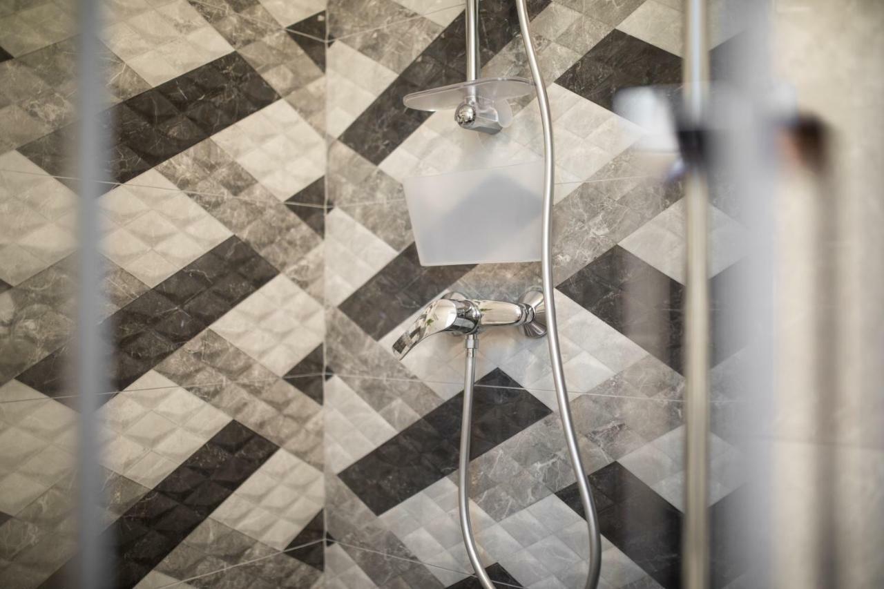 Studio Apartment Lucija Krk Town Bagian luar foto