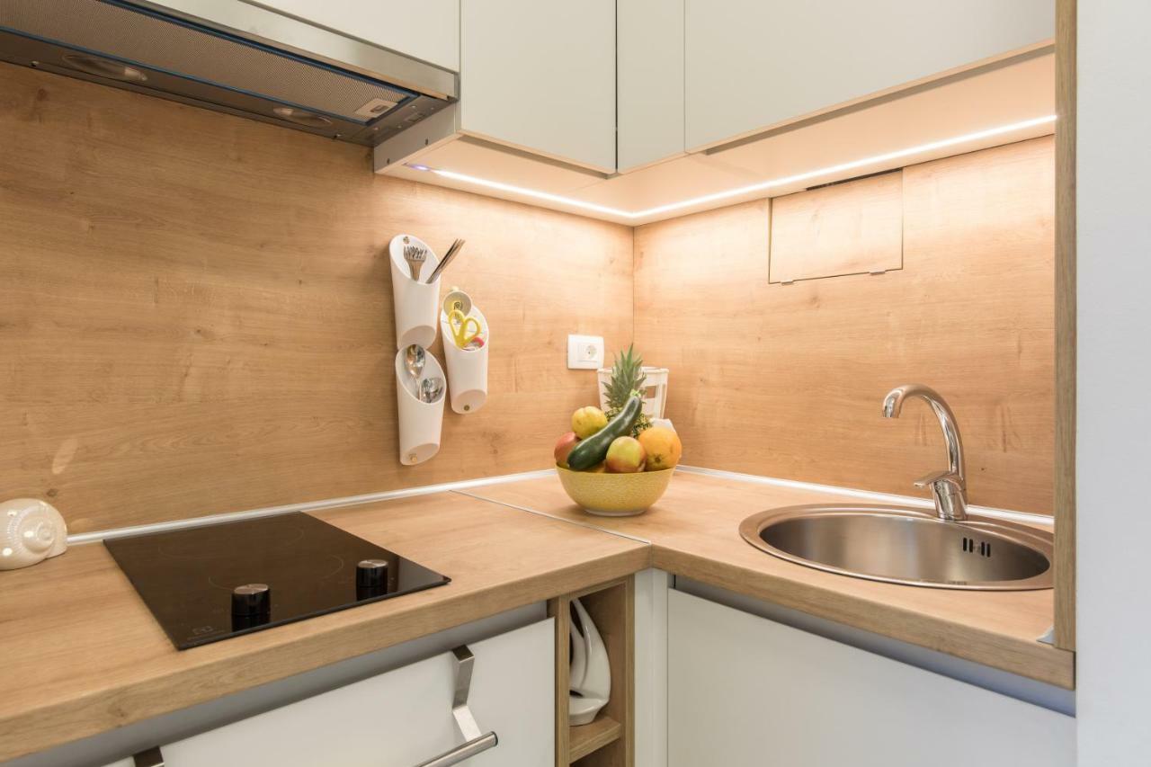 Studio Apartment Lucija Krk Town Bagian luar foto